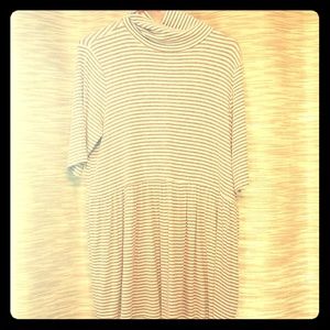 Motherhood matnerity 3/4 sleeve shirt